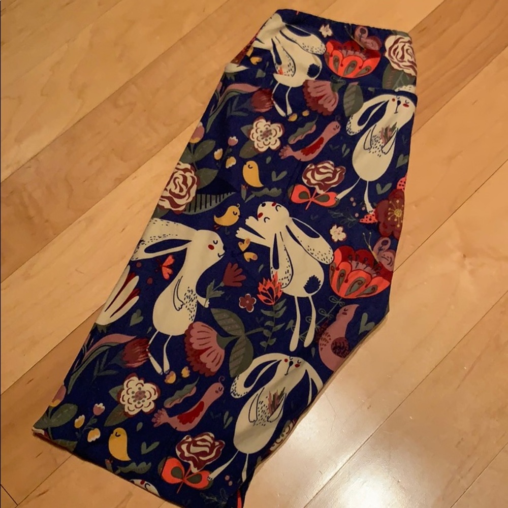 Lularoe bunny-spring legging